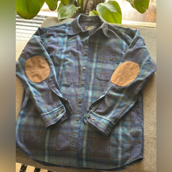 Pendleton Vintage Men’s Blue and Green Plaid Shirt with Brown Elbow Patches - Picture 3 of 10